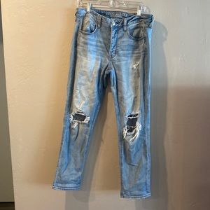 American Eagle Lightwash Mom Jeans